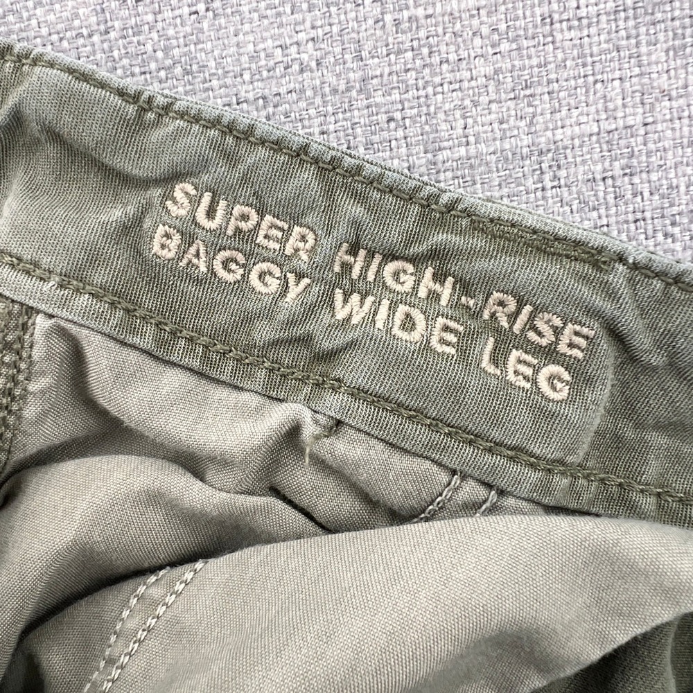 American Eagle Super High Rise Baggy Wide Leg Cargo Pants Women 8 Olive Green - Picture 4 of 13